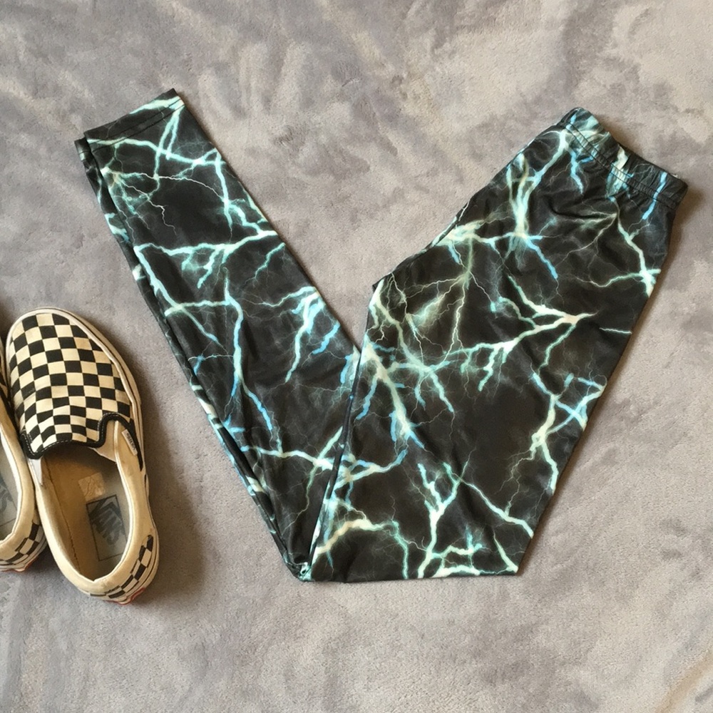 NWOT Lightening Leggings